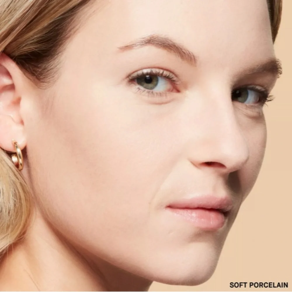 Bobbi Brown Sheer Finish Pressed Powder Soft Porcelain